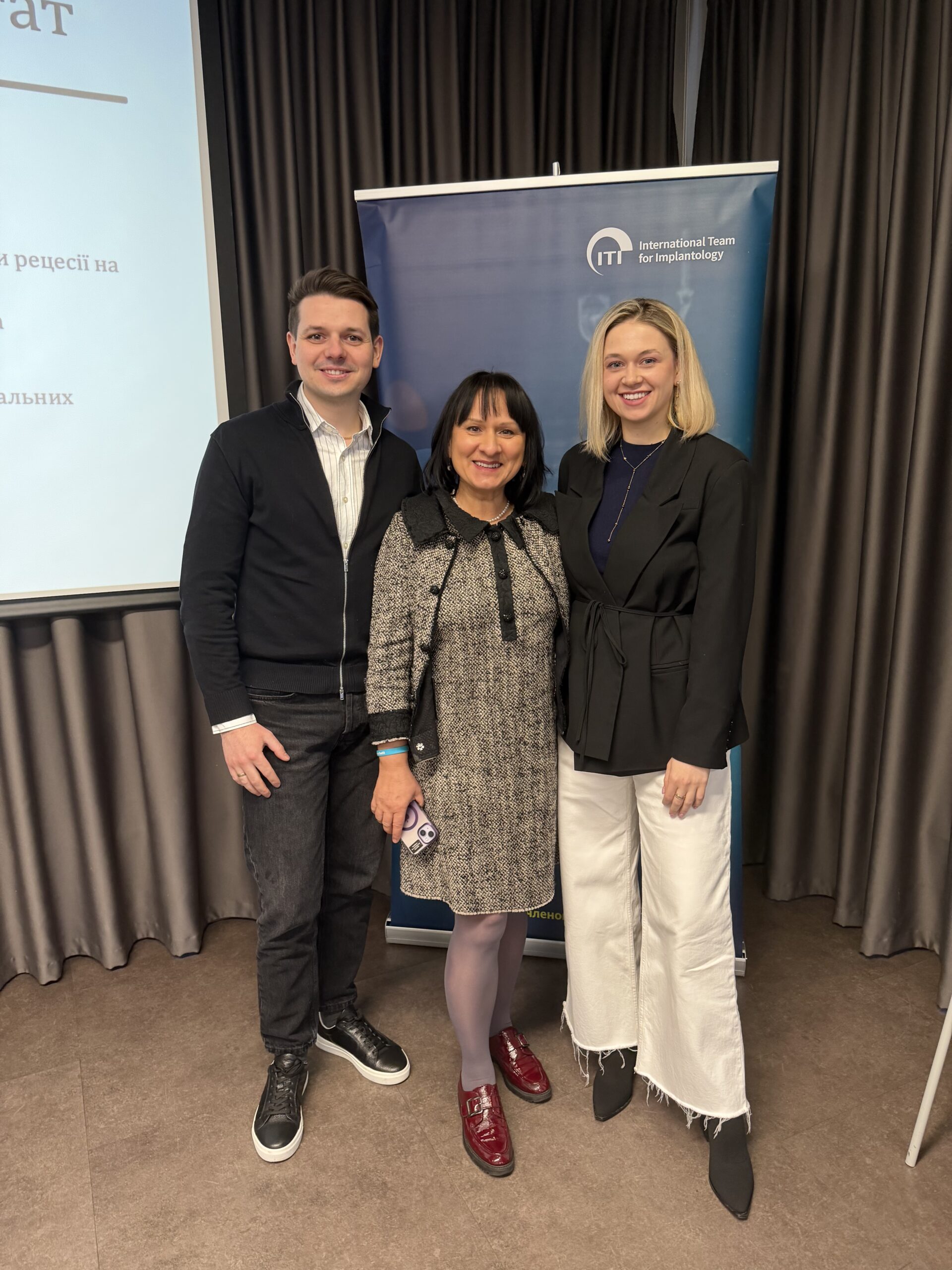 Курс «Сучасні підходи до хірургічного лікування рецесій ясен»